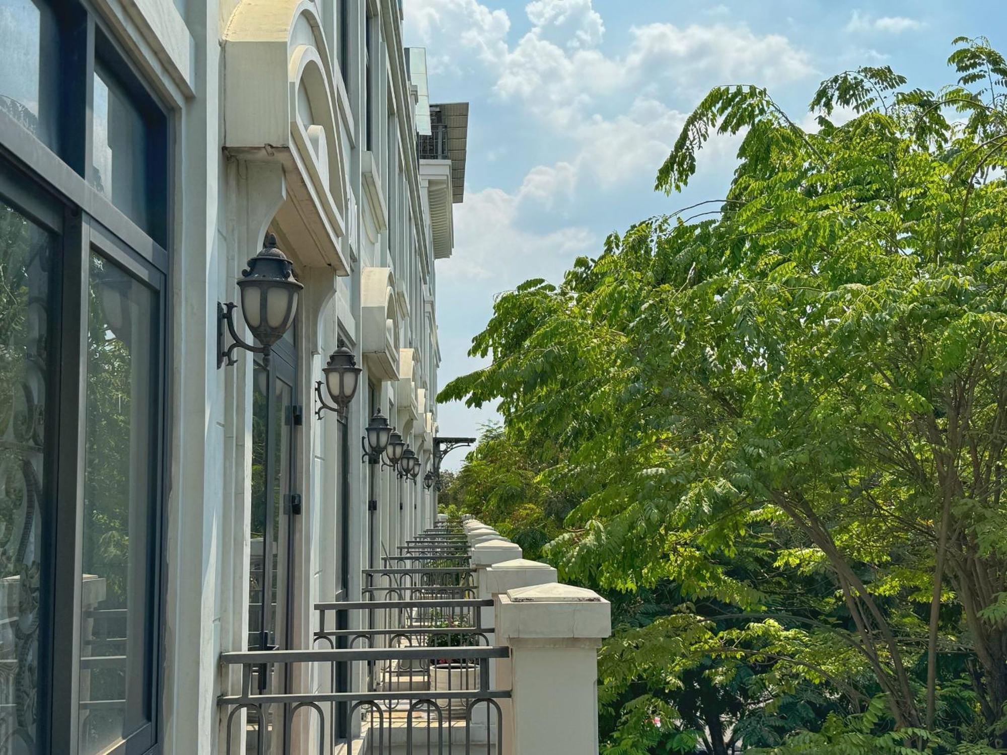 Tphomes Lakeview 122 *