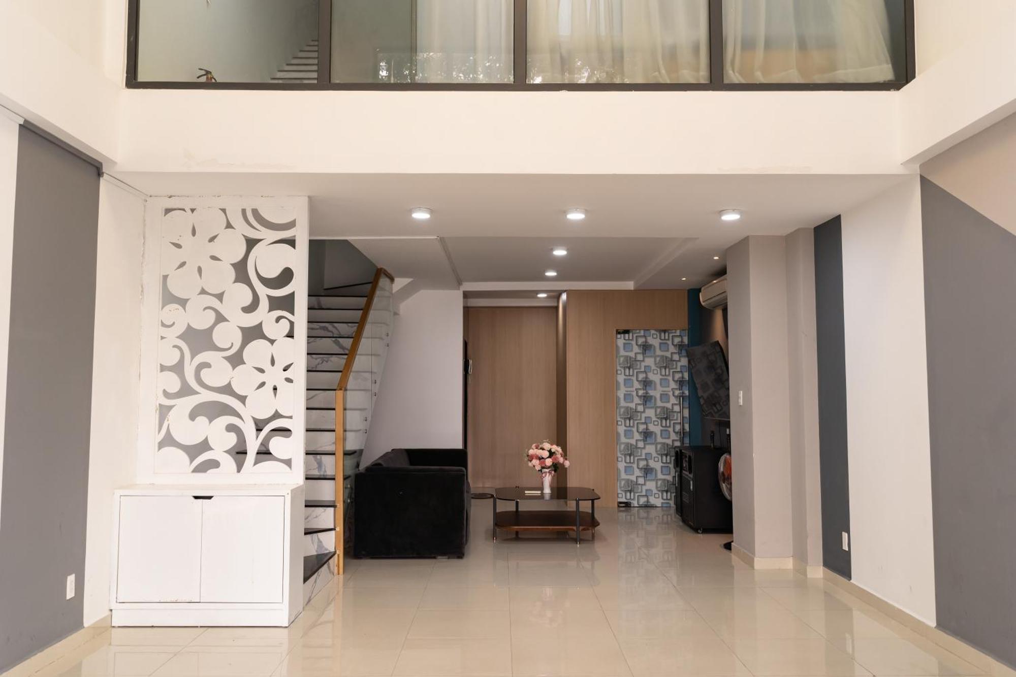 Tphomes Lakeview 122 Homestay