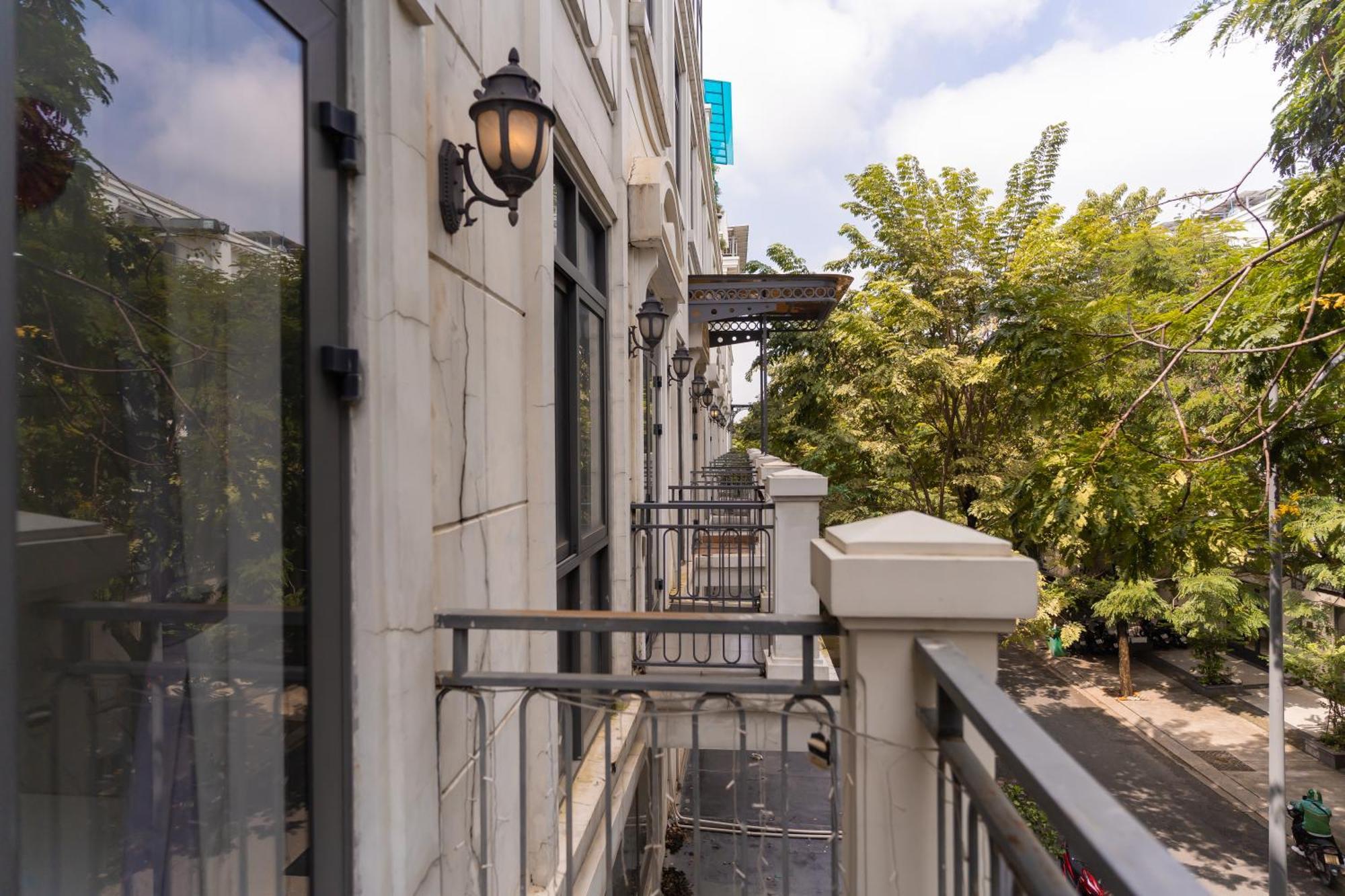 Tphomes Lakeview 122 *